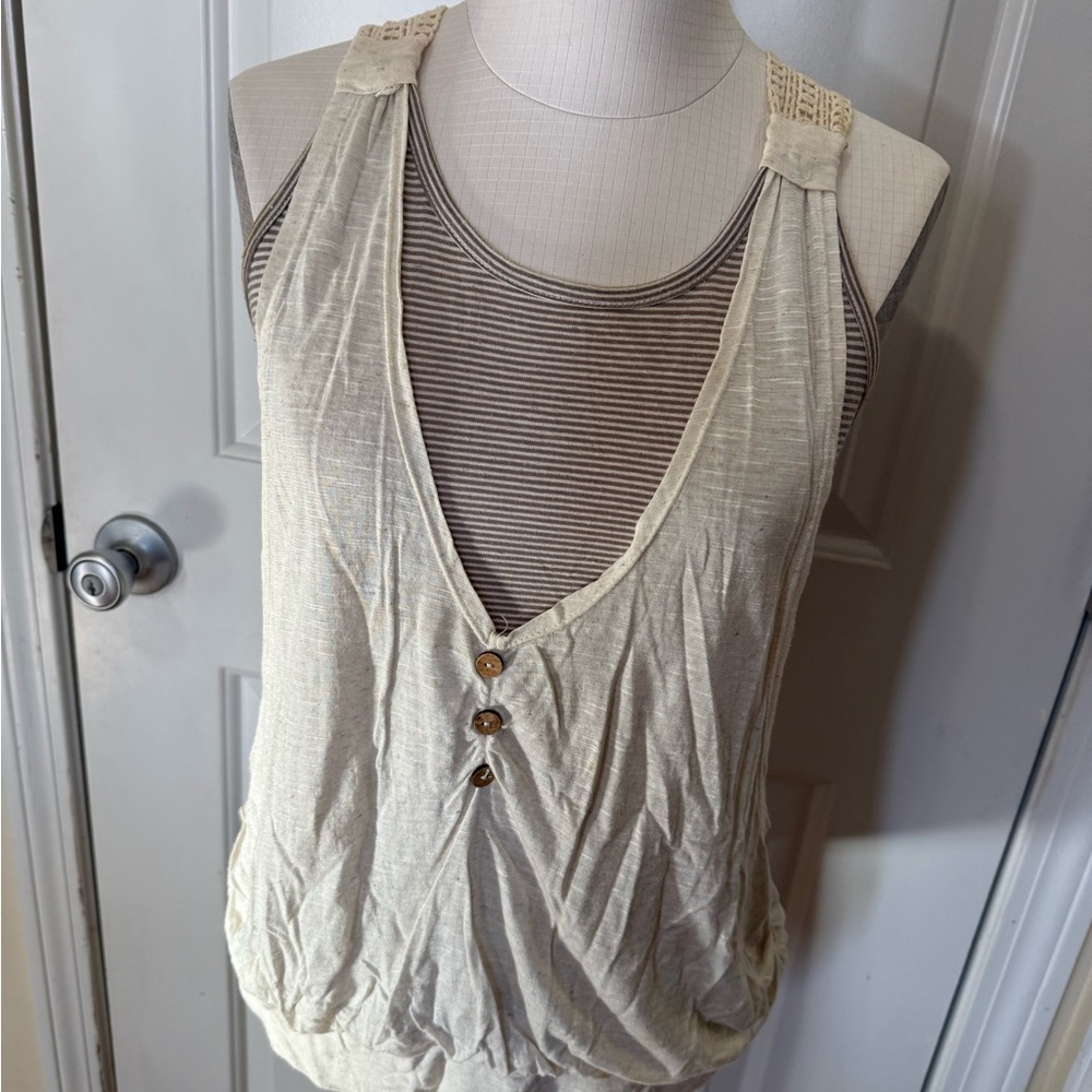Mine Cream Button-Accent layered Tank Top